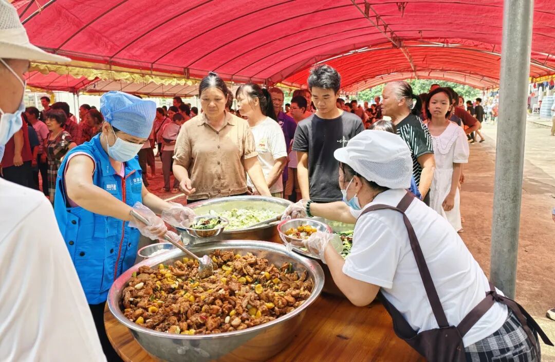 “安徽的饭菜,真的太香了!” “安徽的饭菜,真的太香了!”