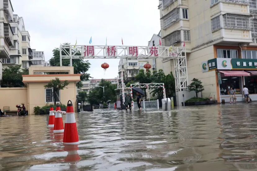 "巴威"来势汹汹,市民如何自保?这份安全指南收好 "巴威"来势汹汹,市民如何自保?这份安全指南收好