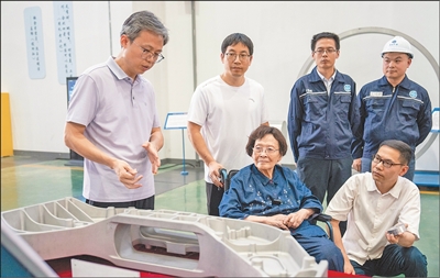 “七一勋章”获得者钟掘:“只要面向国家所需,就没有冷板凳” “七一勋章”获得者钟掘:“只要面向国家所需,就没有冷板凳”