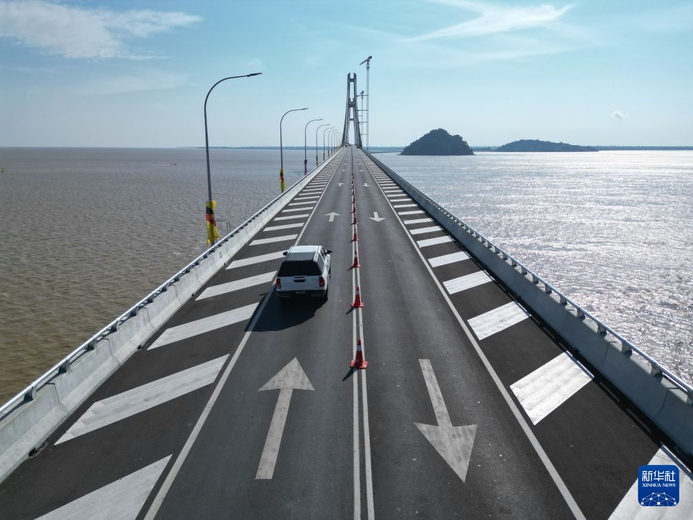 中企承建的马来西亚鲁巴跨海大桥正式通车 中企承建的马来西亚鲁巴跨海大桥正式通车