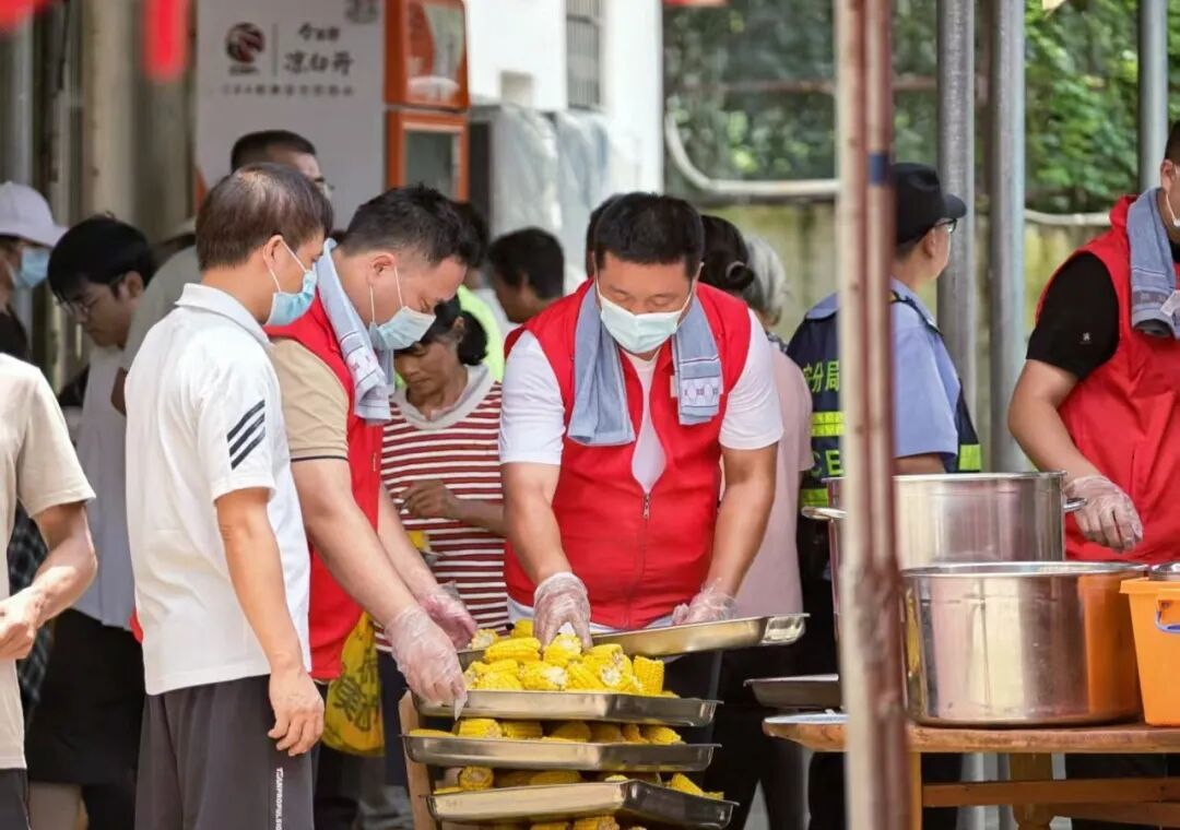 “安徽的饭菜,真的太香了!” “安徽的饭菜,真的太香了!”