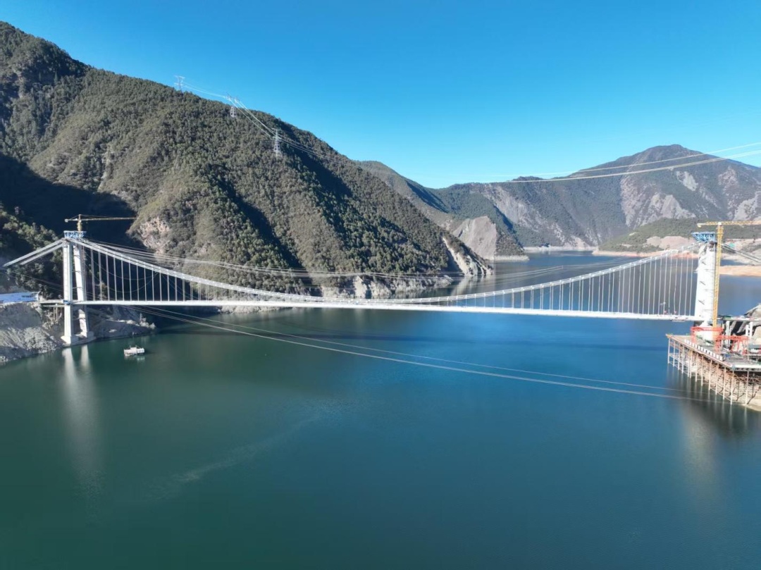 预计8月通车,国道318线将在川西多一座海拔3000米以上特大桥 预计8月通车,国道318线将在川西多一座海拔3000米以上特大桥