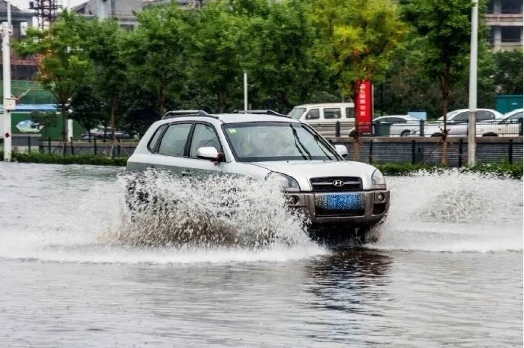 雨天开电动车更危险？并不是！但千万要注意这几点！