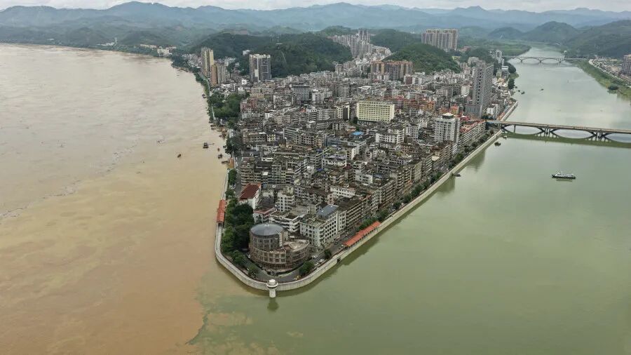 挡住万千洪水!广东有座“水上长城” 挡住万千洪水!广东有座“水上长城”