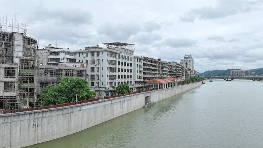 挡住万千洪水!广东有座“水上长城” 挡住万千洪水!广东有座“水上长城”