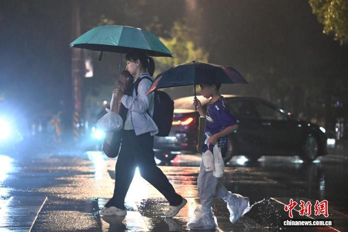 北京降雨过程预计持续约40小时 累计降雨量大 北京降雨过程预计持续约40小时 累计降雨量大