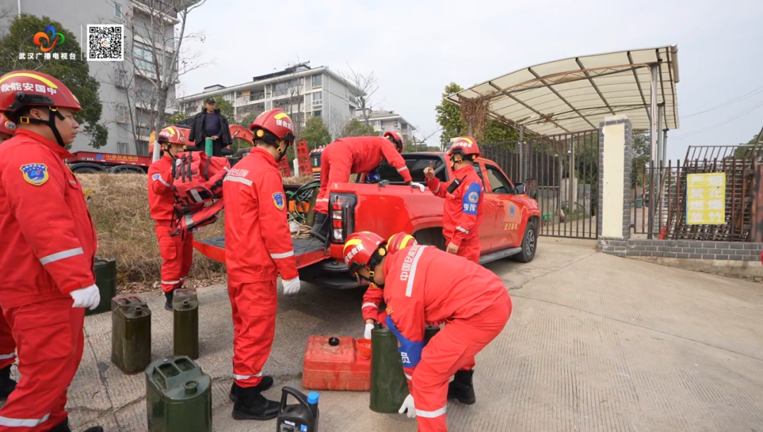 武汉市应急指挥部启动运行!34支抢险救援队伍准备就绪 武汉市应急指挥部启动运行!34支抢险救援队伍准备就绪