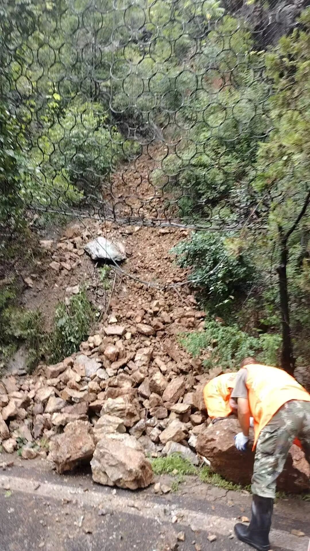 注意 | 蓟州津围线山体石块掉落!2处高速地道封闭!中央气象台最新预警! 注意 | 蓟州津围线山体石块掉落!2处高速地道封闭!中央气象台最新预警!