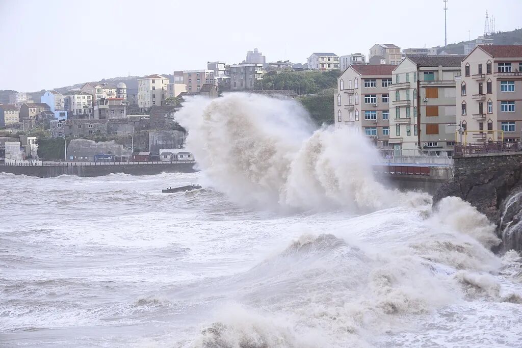 台风“巴威”再度增强 &nbsp;陕西今日局地有暴雨