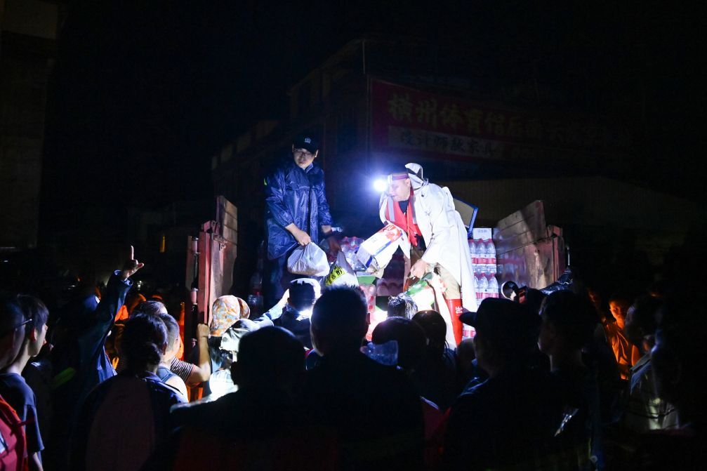 闻令而动 冲锋在前——风雨一线党员干部抢险救灾实录