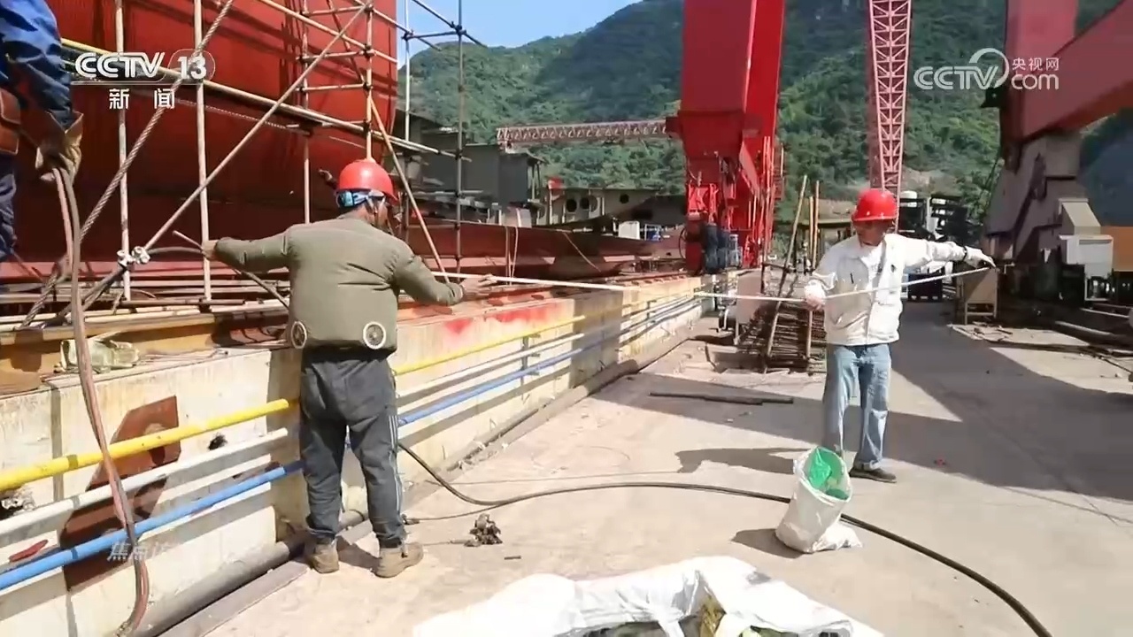 台风“巴威”逼近 各地提前部署打好防御主动仗 台风“巴威”逼近 各地提前部署打好防御主动仗