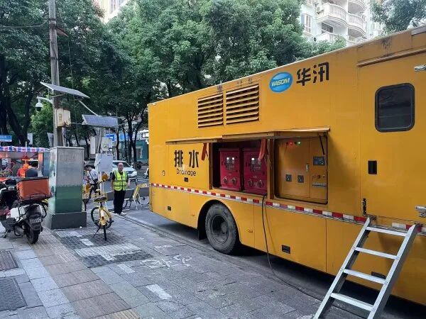 一觉醒来，台风“巴威”又变了！最新路径预报出炉；这是今早的武汉，他们忙了一夜……
