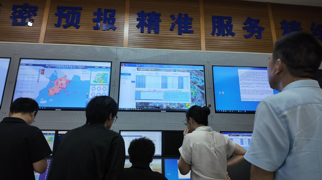 多图直击！记者一路追进台风眼：“想记录‘巴威’应对最真实画面！”