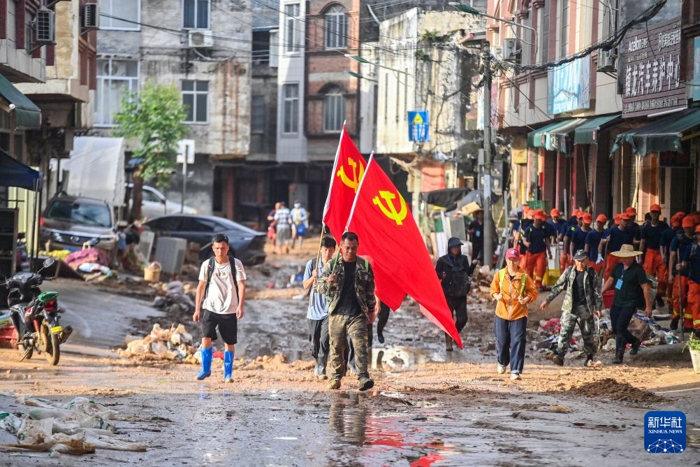 风雨里的守望——广西防台抗洪一线纪实