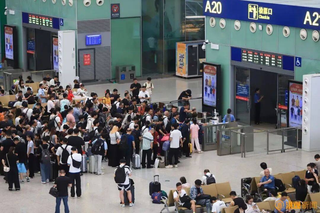 台风“巴威”减弱,南铁今日陆续开行多趟旅客列车 台风“巴威”减弱,南铁今日陆续开行多趟旅客列车