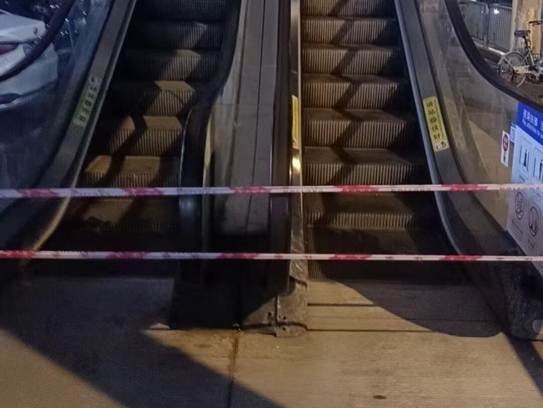 一觉醒来，台风“巴威”又变了！最新路径预报出炉；这是今早的武汉，他们忙了一夜……