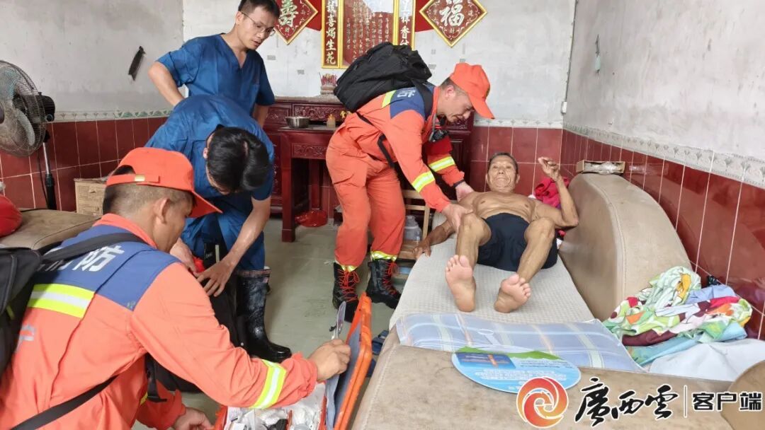 六天五夜,为了“孤岛”8000多名群众挺进 六天五夜,为了“孤岛”8000多名群众挺进