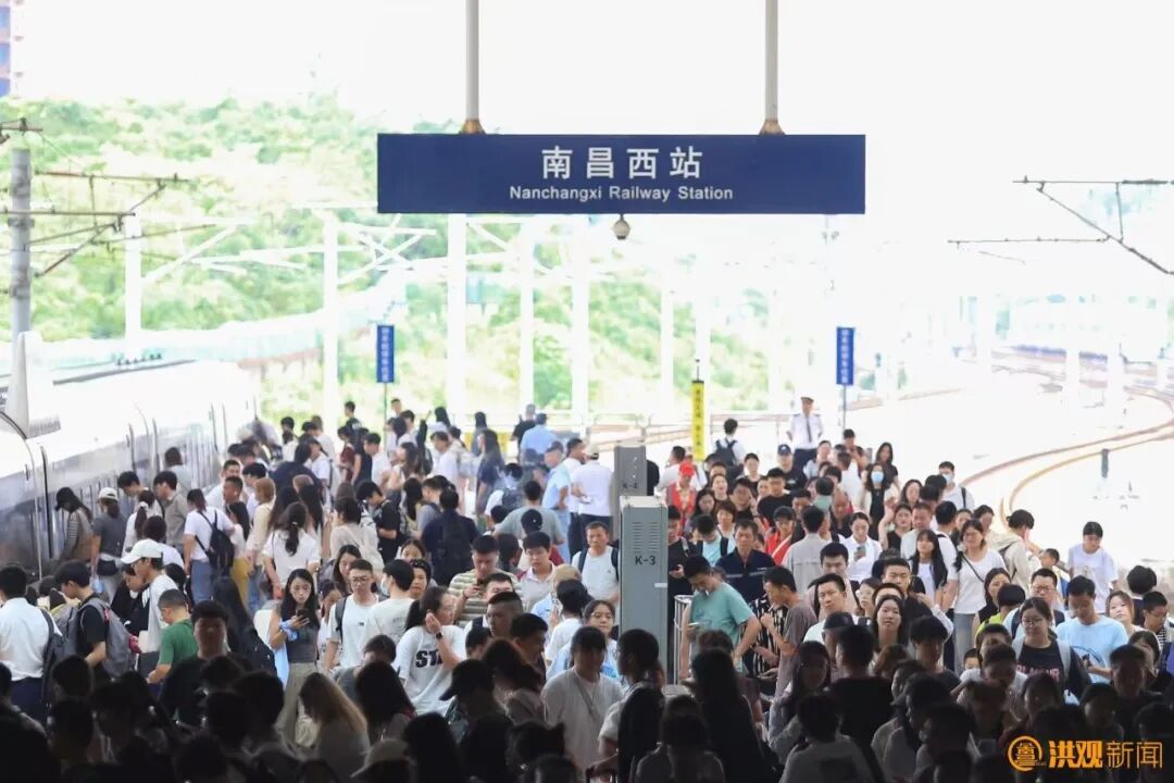 台风“巴威”减弱,南铁今日陆续开行多趟旅客列车 台风“巴威”减弱,南铁今日陆续开行多趟旅客列车