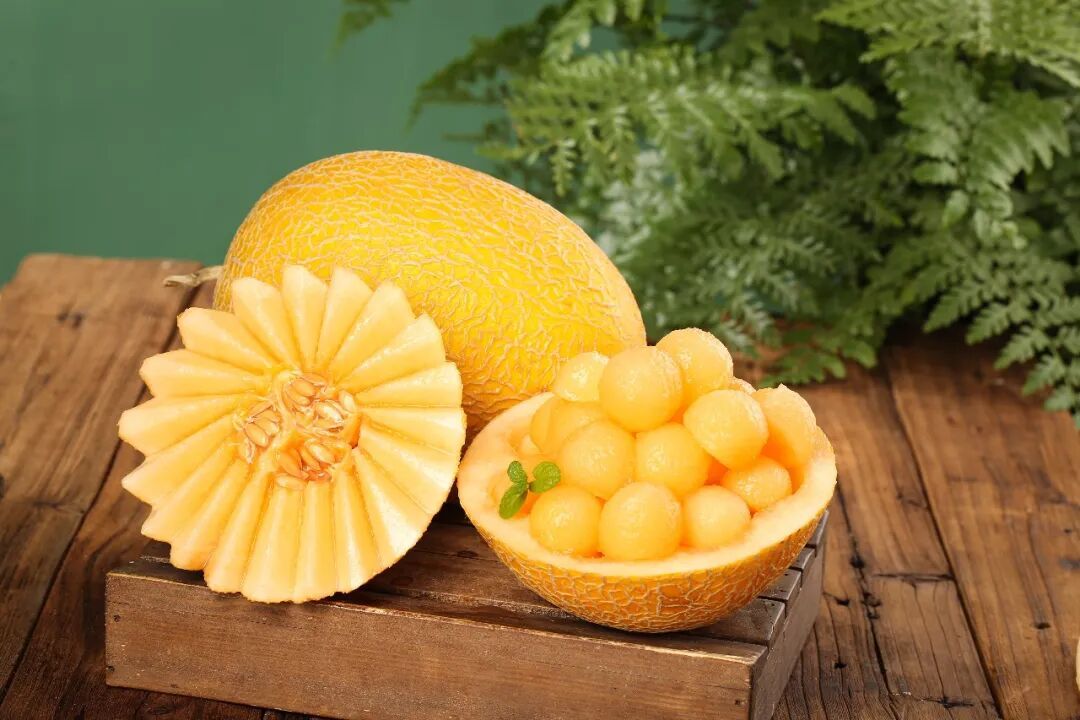 这种水果很甜，热量却很低，还是补水第一名（不是西瓜）
