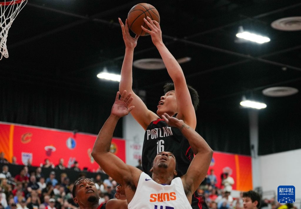 NBA夏季联赛：太阳胜开拓者 杨瀚森得到12分