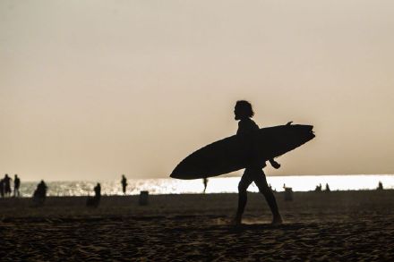 美国热浪打破高温纪录,造成死亡人数已超飓风和洪水 美国热浪打破高温纪录,造成死亡人数已超飓风和洪水