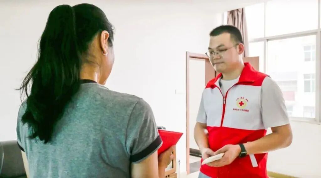 湖北黄冈龙卷风后，当地收到了一笔特殊的救灾捐款