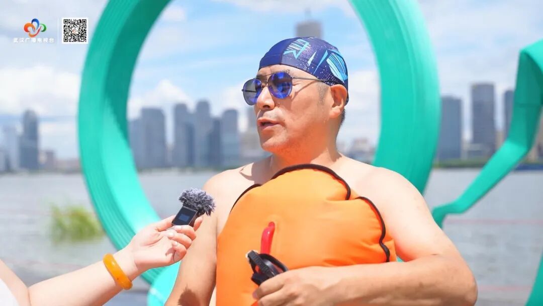 水位攀升!汉口江滩“一家五口”还好吗? 重要提醒→ 水位攀升!汉口江滩“一家五口”还好吗? 重要提醒→