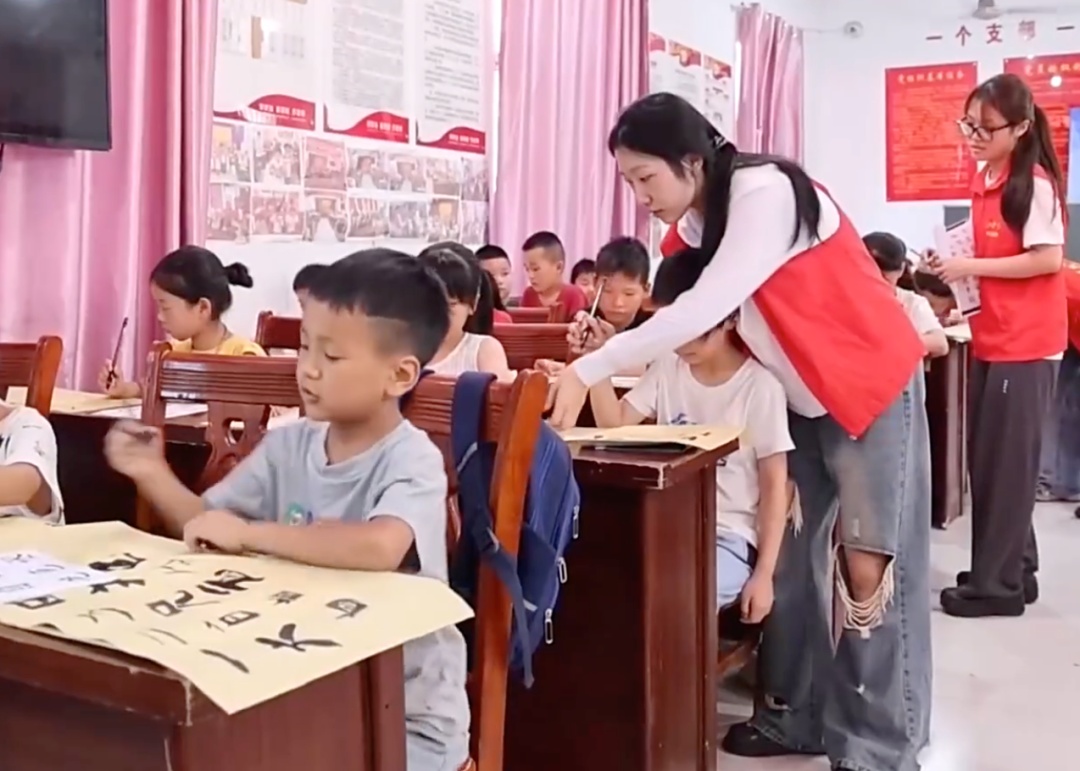 放假了,孩子往哪儿送?多地探索新模式→ 放假了,孩子往哪儿送?多地探索新模式→