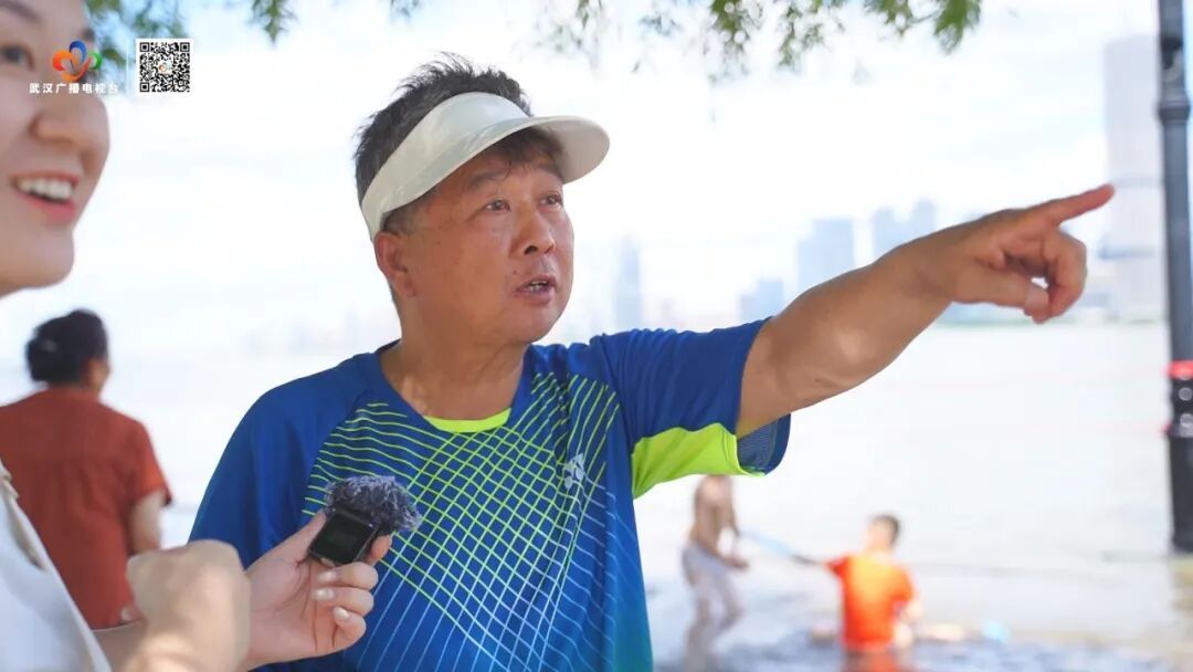 水位攀升!汉口江滩“一家五口”还好吗? 重要提醒→ 水位攀升!汉口江滩“一家五口”还好吗? 重要提醒→