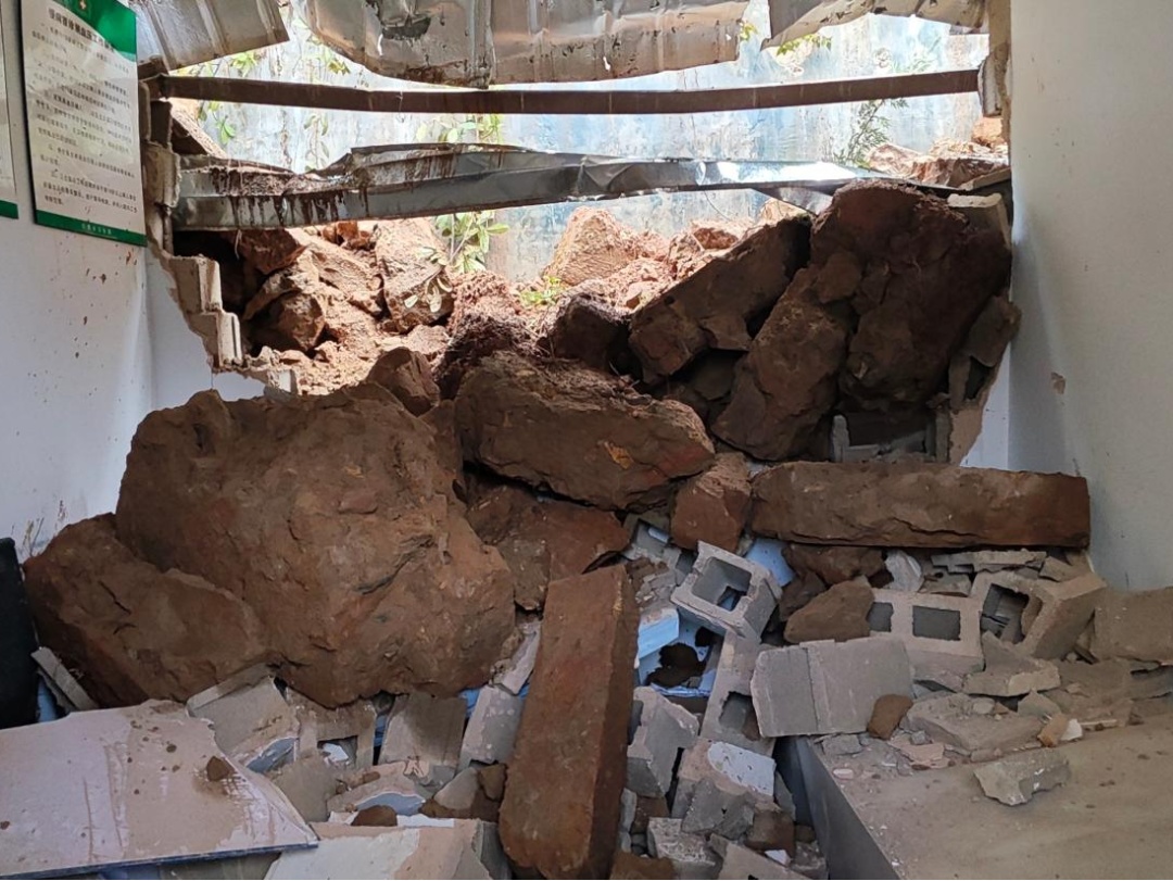 崩塌、滑坡发生前，云南多地紧急转移183人