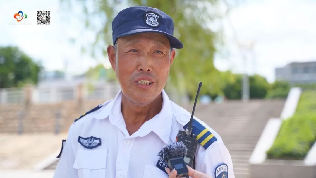 水位攀升!汉口江滩“一家五口”还好吗? 重要提醒→ 水位攀升!汉口江滩“一家五口”还好吗? 重要提醒→