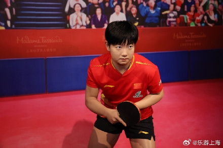 孙颖莎蜡像正式亮相上海杜莎 孙颖莎蜡像正式亮相上海杜莎