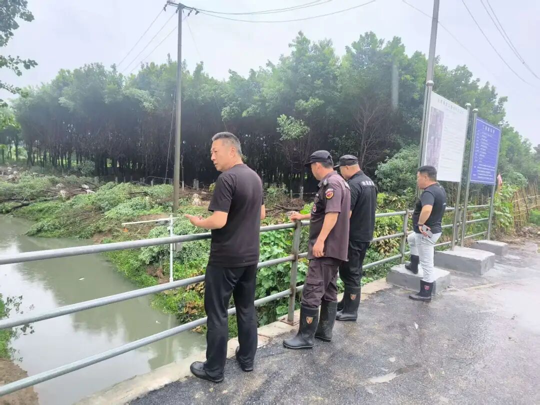 合肥上空为何变成黄红色?突降暴雨!“巴威”过境安徽,下到合肥的雨都去哪了? 合肥上空为何变成黄红色?突降暴雨!“巴威”过境安徽,下到合肥的雨都去哪了?