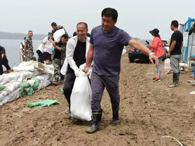 湖北黄冈龙卷风后，当地收到了一笔特殊的救灾捐款
