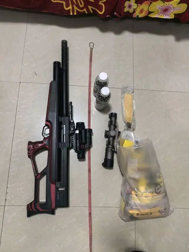 有人网购铅弹模具企图自行制弹！深圳公安跨省出击，缴获仿真枪19支，28人落网
