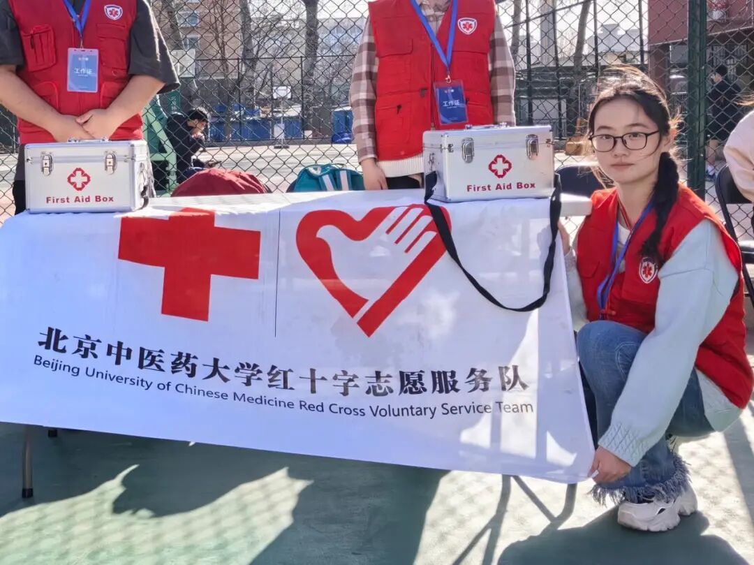 北中医大一女生地铁救人:千余小时志愿服务,练出关键时刻的勇气 北中医大一女生地铁救人:千余小时志愿服务,练出关键时刻的勇气