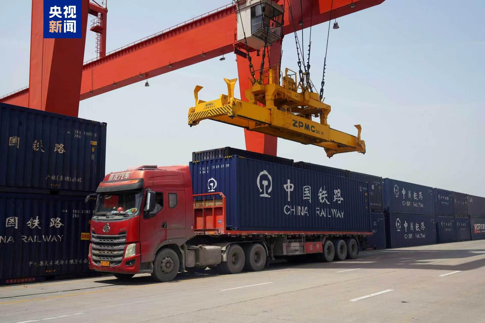 从“一周三班”到“天天班” 中越班列跨境运输企稳回暖 从“一周三班”到“天天班” 中越班列跨境运输企稳回暖