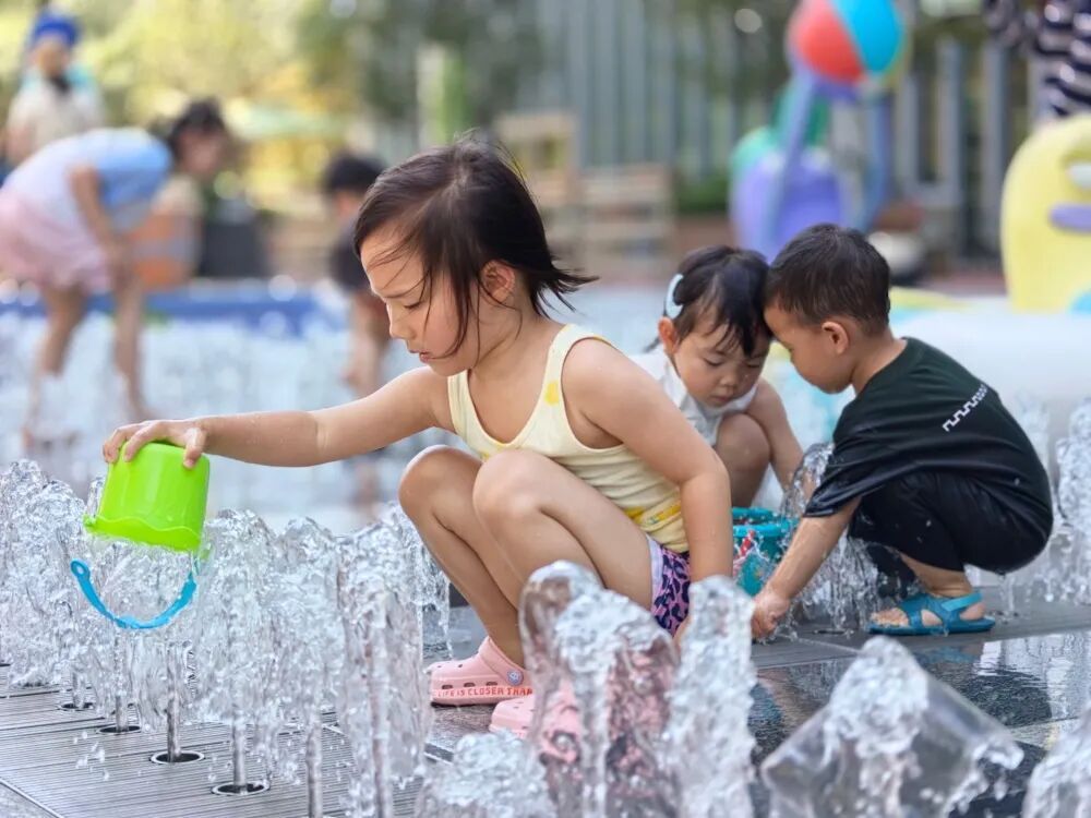 “我还没上班，小橙就上班了”！上海入伏首日39℃，关个车门都烫手，网友：出门五分钟，妆都化了