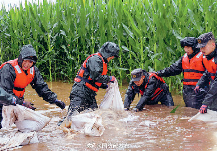 甘肃、辽宁、吉林等地因强降雨引发洪涝灾害,解放军和武警部队官兵、民兵展开抢险救援 甘肃、辽宁、吉林等地因强降雨引发洪涝灾害,解放军和武警部队官兵、民兵展开抢险救援