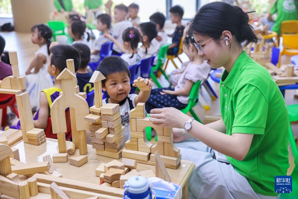 大学生志愿者助力开启小候鸟快乐暑期班 大学生志愿者助力开启小候鸟快乐暑期班