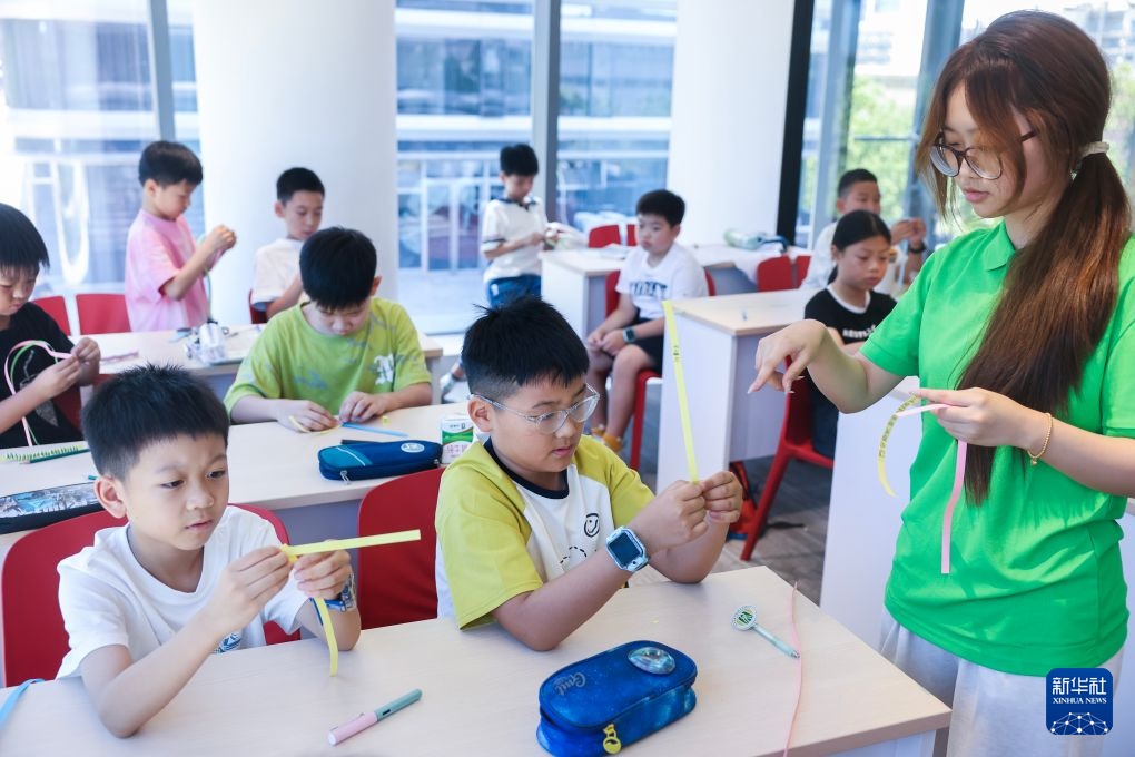 大学生志愿者助力开启小候鸟快乐暑期班 大学生志愿者助力开启小候鸟快乐暑期班