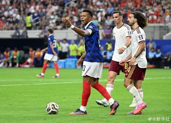 姆巴佩回应法国无缘世界杯决赛:我们让对手掌控了节奏,在逼抢中缺乏沟通,当夺回球权时传球也未达到半决赛要求,这一切因素导致了失利 姆巴佩回应法国无缘世界杯决赛:我们让对手掌控了节奏,在逼抢中缺乏沟通,当夺回球权时传球也未达到半决赛要求,这一切因素导致了失利