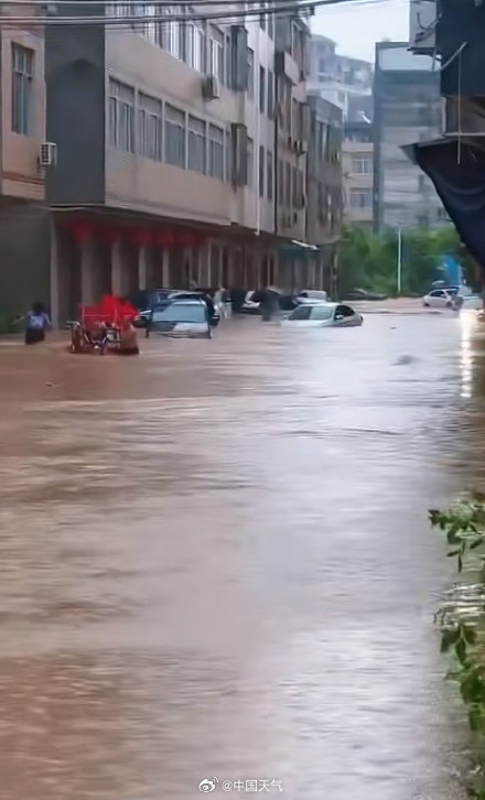 广西暴雨大暴雨再度来袭 广西暴雨大暴雨再度来袭