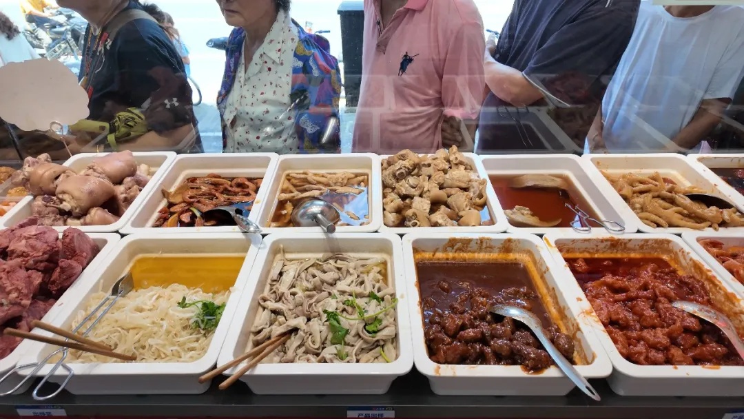 高温暴击!上海人集体“懒下厨”,老字号冷面熟食卖爆了 高温暴击!上海人集体“懒下厨”,老字号冷面熟食卖爆了