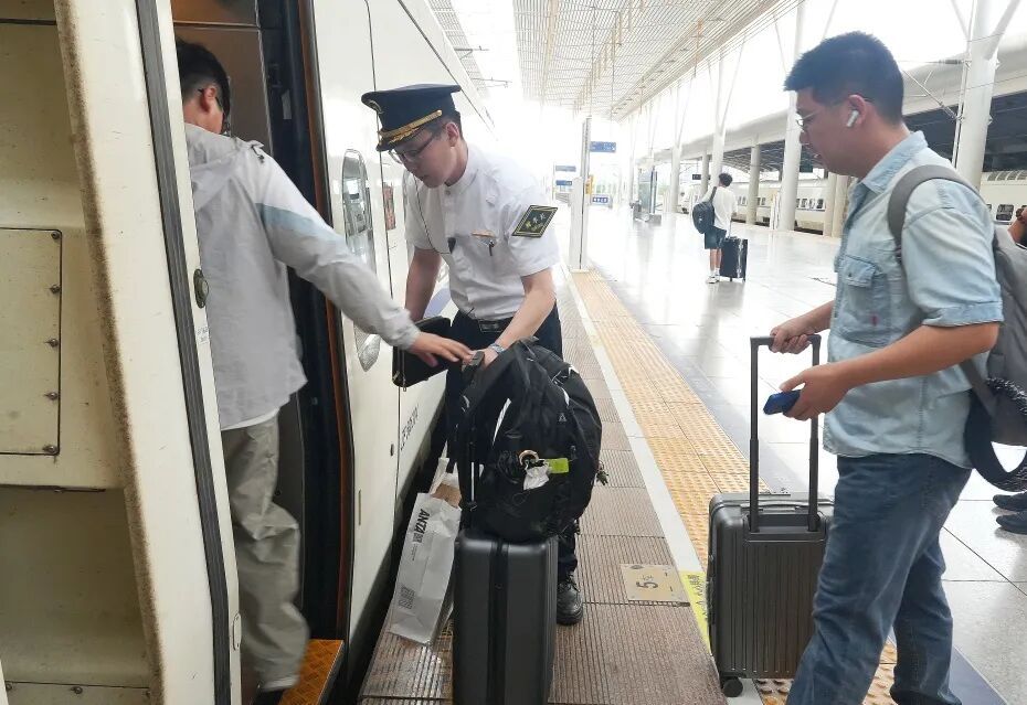 D1189次列车长,你做的事瞒不住了…… D1189次列车长,你做的事瞒不住了……