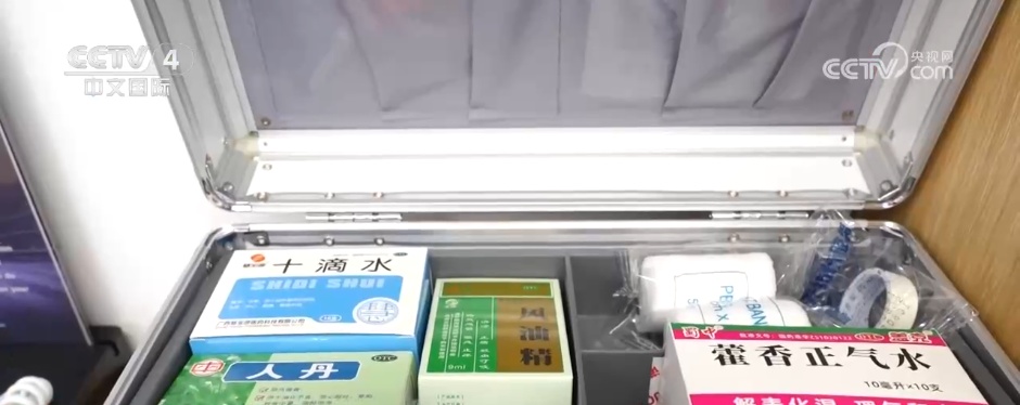 多地迎来高温“烤”验 各部门开启防暑降温模式为一线劳动者送清凉 多地迎来高温“烤”验 各部门开启防暑降温模式为一线劳动者送清凉