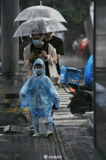 今天午后仍有35℃高温,本周末北京再度开启多雨模式 今天午后仍有35℃高温,本周末北京再度开启多雨模式