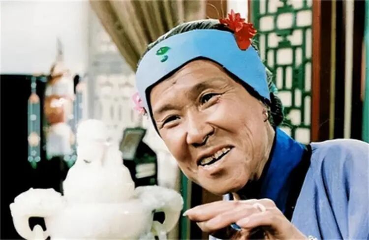 87版《红楼梦》刘姥姥扮演者离世,享年95岁;重温她戏里戏外精彩一生 87版《红楼梦》刘姥姥扮演者离世,享年95岁;重温她戏里戏外精彩一生