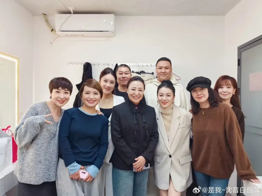 教授夫妇,同时罹难!韩雪等人都是他们的学生…… 教授夫妇,同时罹难!韩雪等人都是他们的学生……
