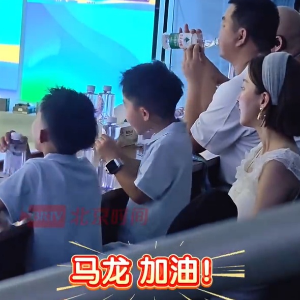 “龙蟒组合”时隔五年首度合体!马龙、许昕晋级16强,赛后马龙在线辟谣 “龙蟒组合”时隔五年首度合体!马龙、许昕晋级16强,赛后马龙在线辟谣
